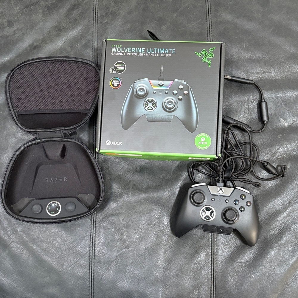 Razer Wolverine Ultimate Controller with Accessories